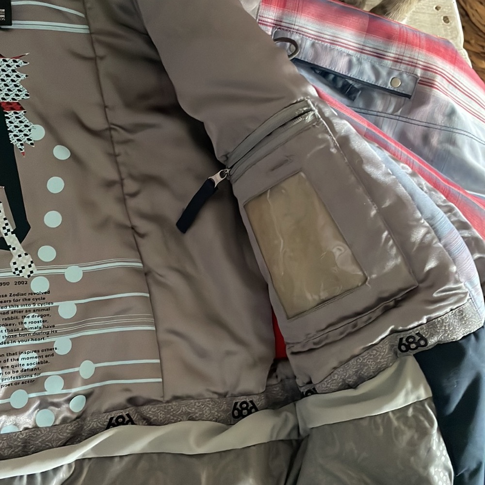 686 SNOWBOARDING JACKET - Picture 9 of 11